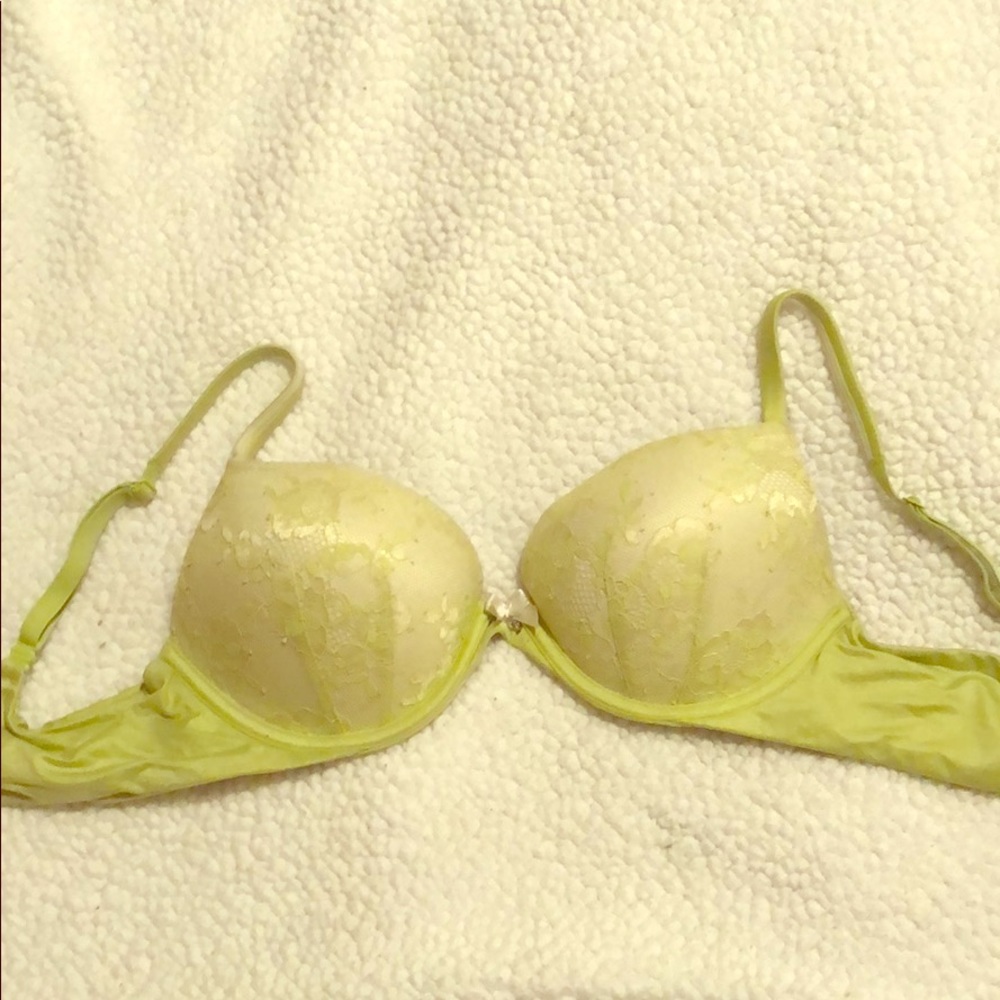 Lime green VS bra💚